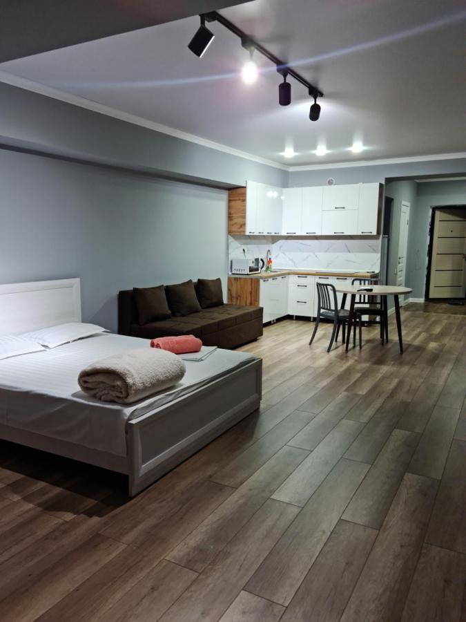 Апартаменты В Центре, В Новом Доме Almatý Exterior foto