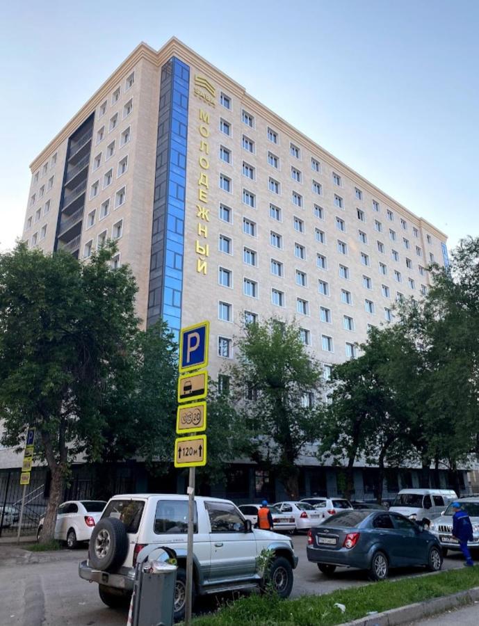 Апартаменты В Центре, В Новом Доме Almatý Exterior foto